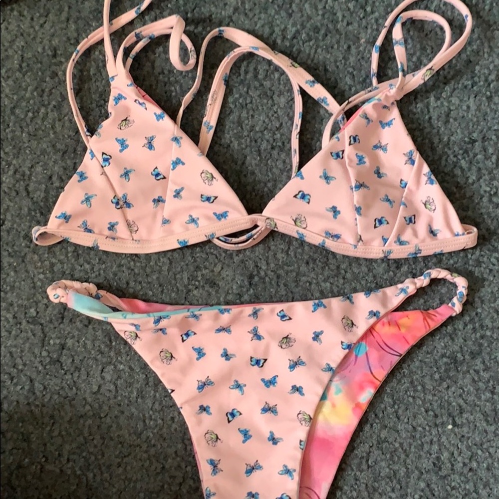 Reversible kulani kinis butterfly set